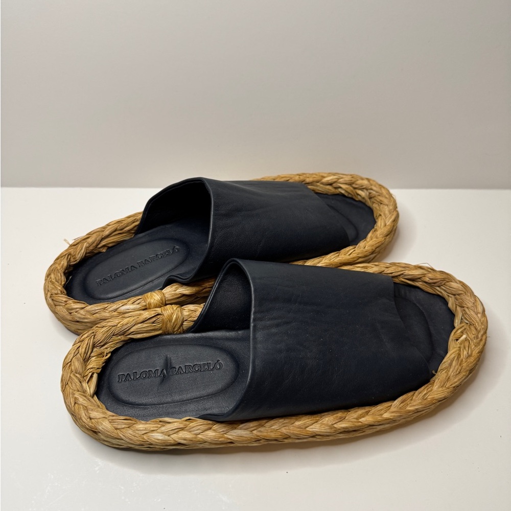 Paloma Barcelo Women’s Kaie Navy Napa Leather Slides. Size 37 EU/ 6.5 US - Picture 3 of 8